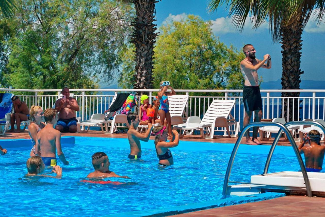 Hotel Sissy Камена-Вурла Экстерьер фото
